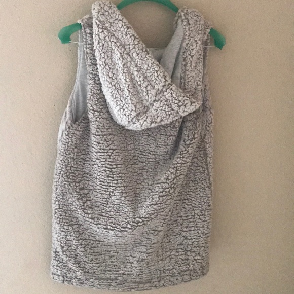 Vest - Picture 5 of 6